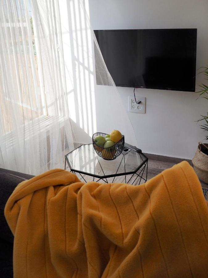 Studio Ariana And Patio 바트얌 외부 사진